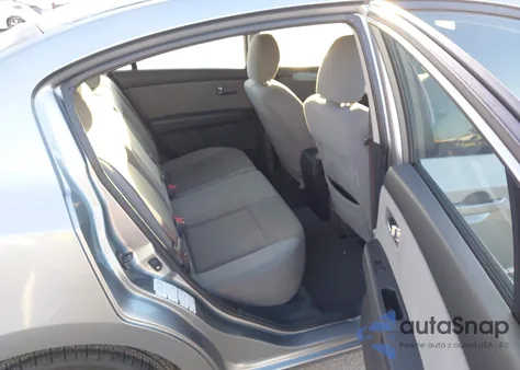 2011 Nissan Sentra 2.0S z USA, uszkodzony, nr VIN 3N1AB6AP5BL640971